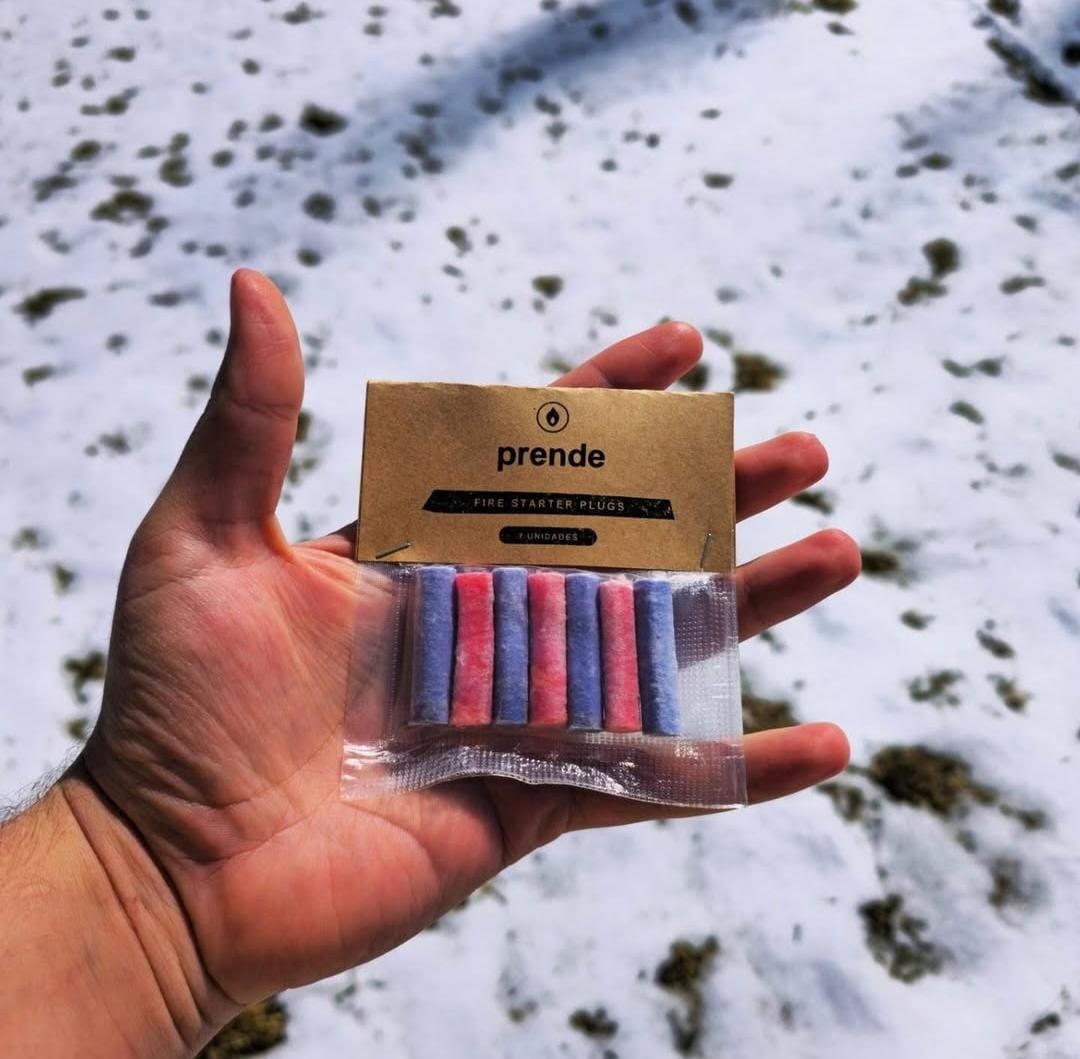 Pack de Prende mixto, violeta y rosa, en la mano